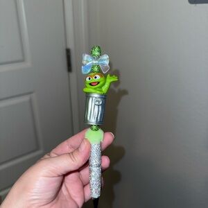Oscar the grouch pen 💚